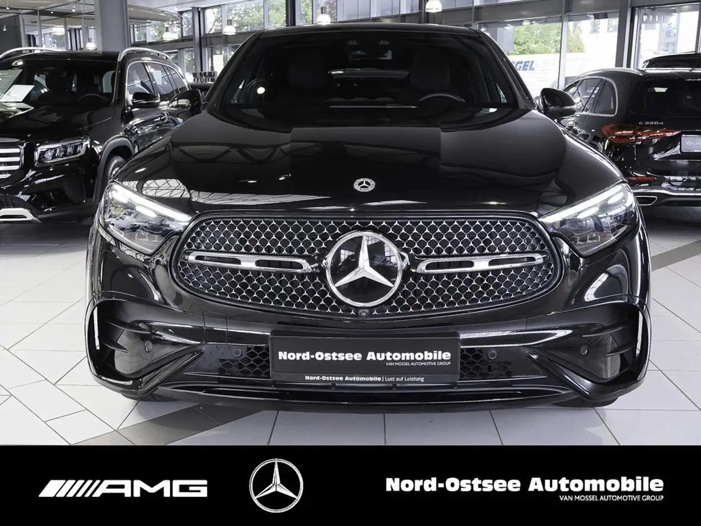 Mercedes-Benz GLC 300 d Coupe´ 4M AMG DISTRONIC 360° PANO NIGHT Noir - 2