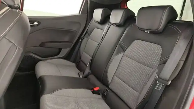 Renault Clio view 9
