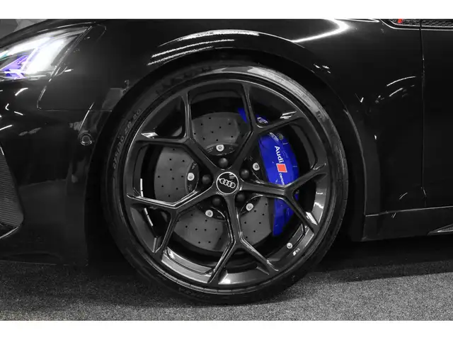 Audi RS5 view 11
