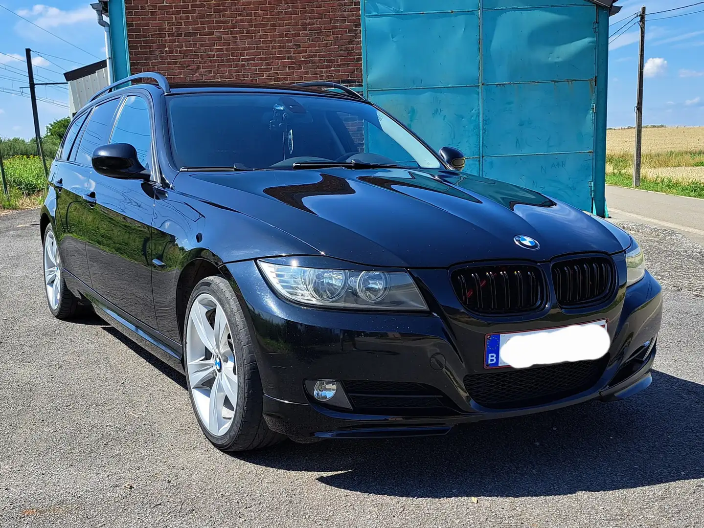 BMW 318 Touring 318 d Noir - 1