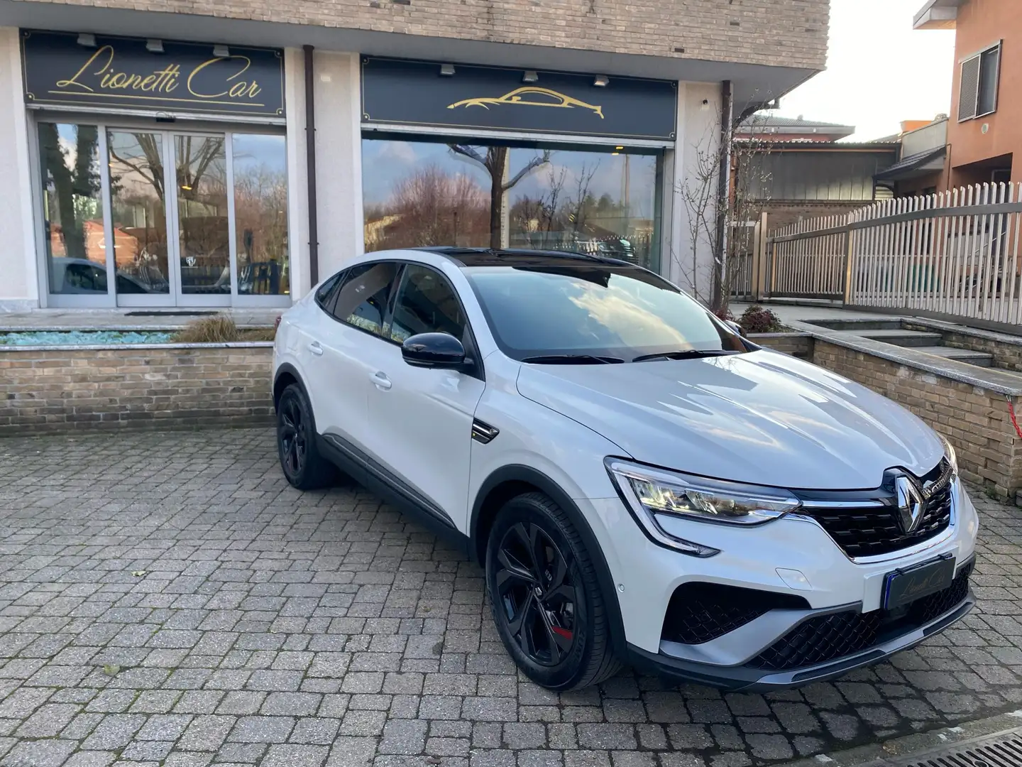 Renault Arkana Arkana 1.6 E-Tech full hybrid R.S. Line 145 Cv Bianco - 1