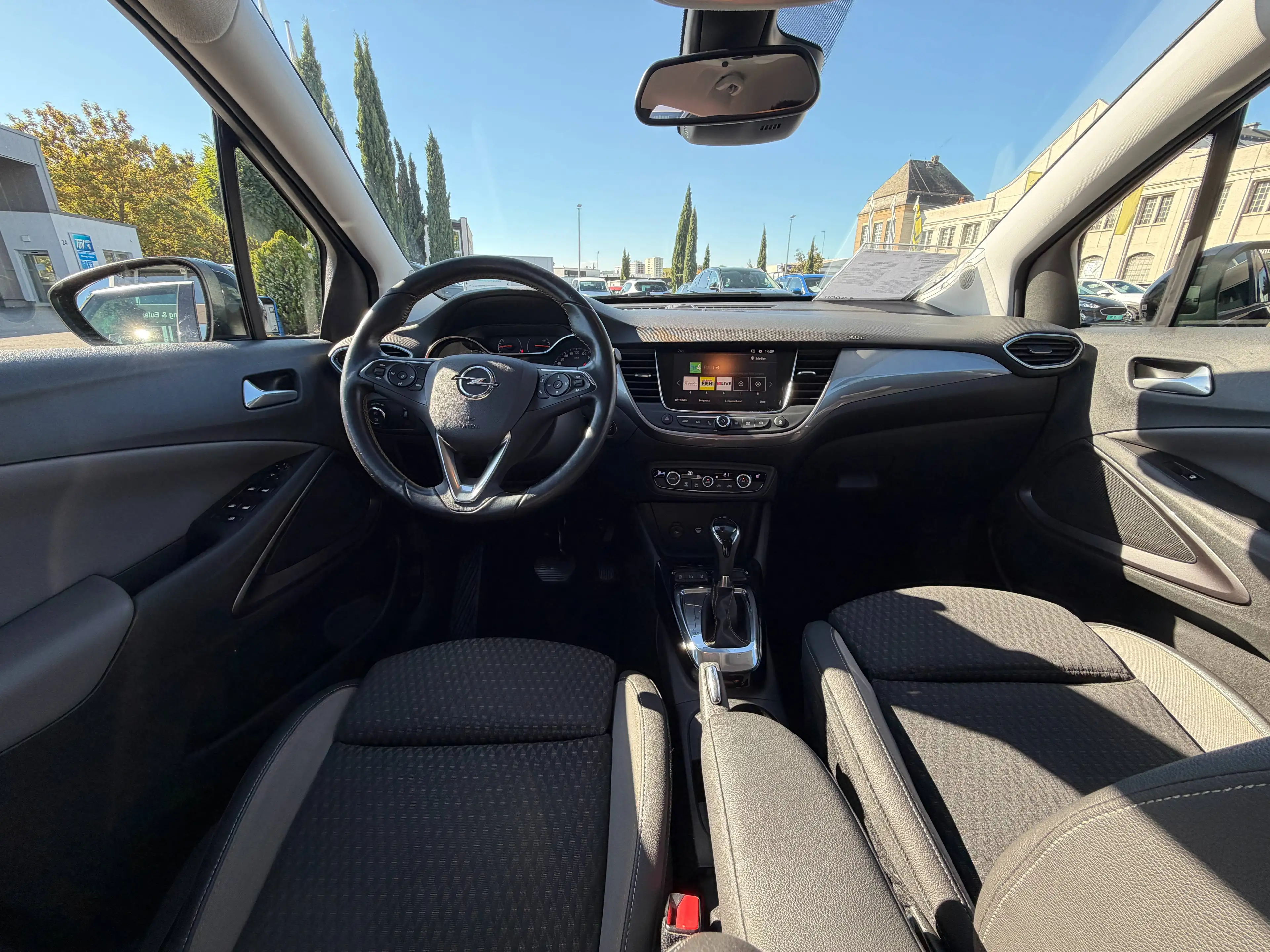 Opel Crossland X Innovation — photo 11