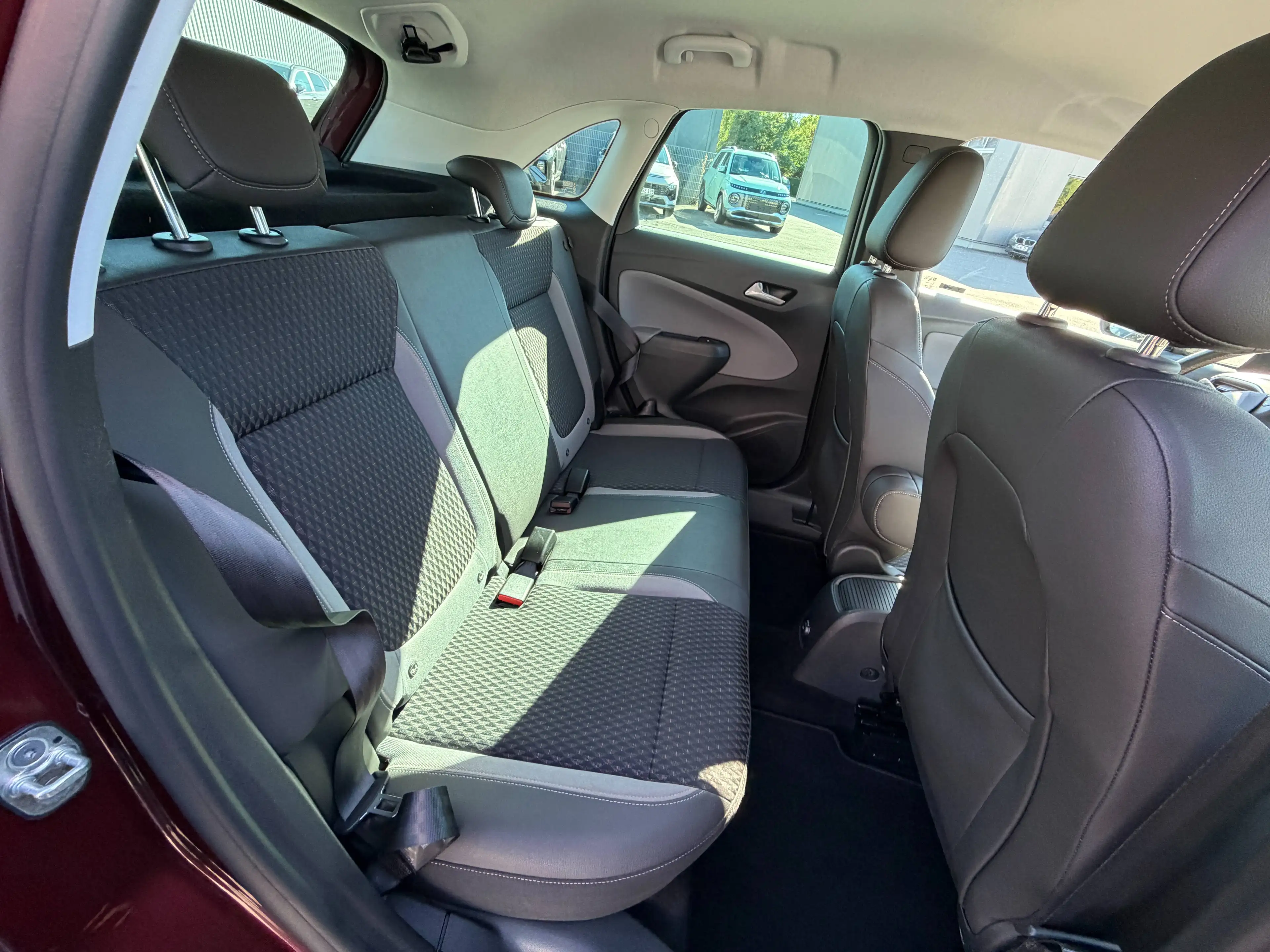 Opel Crossland X Innovation — photo 12