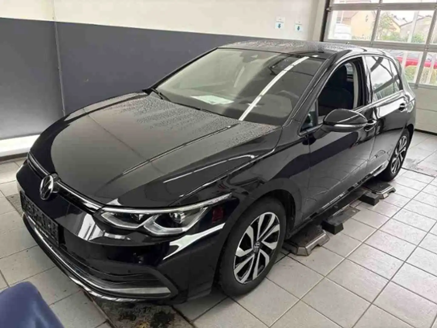 Volkswagen Golf VIII 2.0 TDI DSG PANO+IQ.LIGHT+RFK+HEAD-UP+ Schwarz - 2