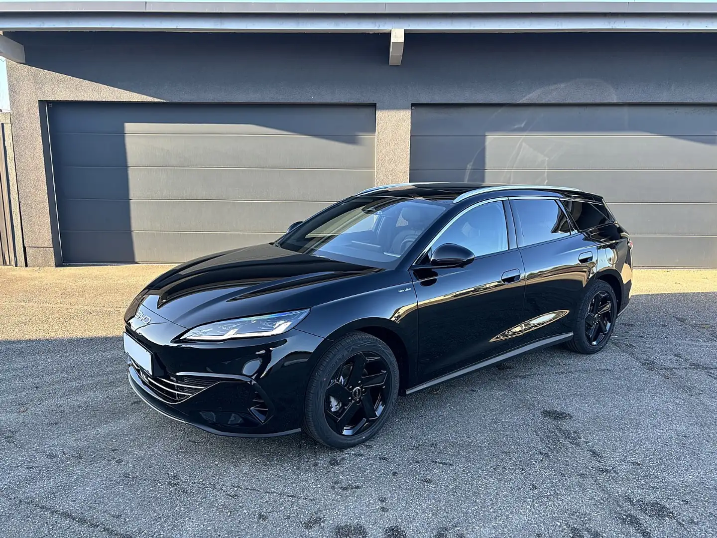 BYD Seal 6 DM-i Touring PHEV 19kWh Comfort Österreich Paket Schwarz - 1