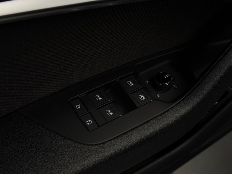 Audi A6 40 TDI / AVANT / S-LINE / AHK / B&O / — photo 10