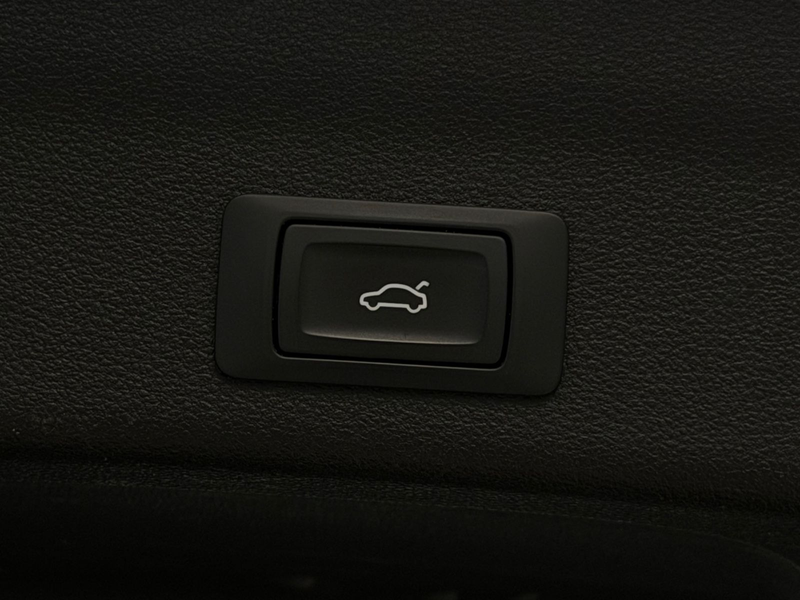 Audi A6 40 TDI / AVANT / S-LINE / AHK / B&O / — photo 6