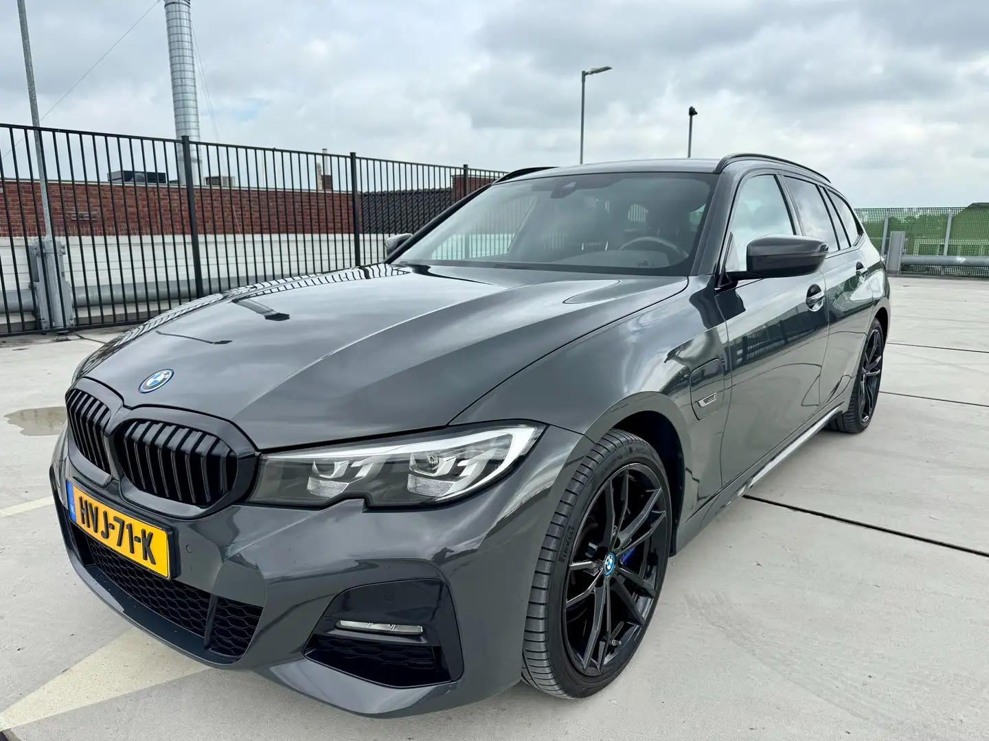 BMW 330 330e xDrive | M-Sport |  High Exec. Gris - 1