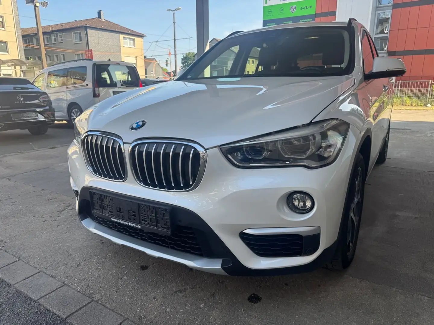 BMW X1 xDrive 18 d xLine Leder/LED/Harman-Kardon Weiß - 1