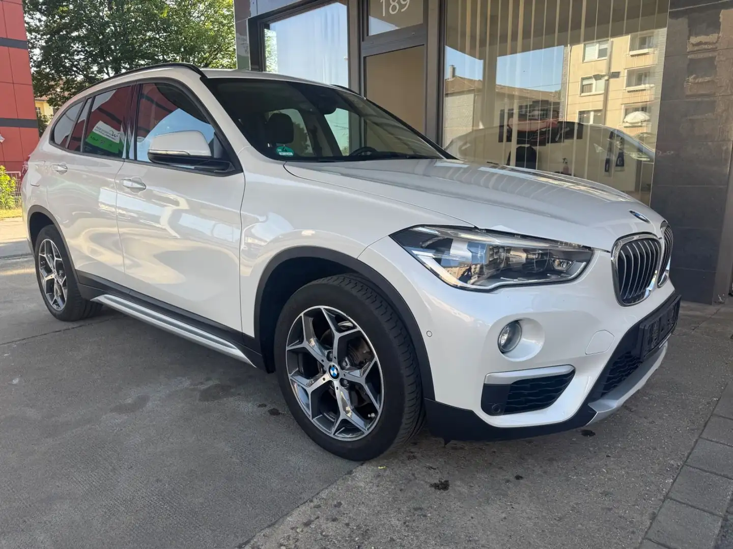 BMW X1 xDrive 18 d xLine Leder/LED/Harman-Kardon Weiß - 2