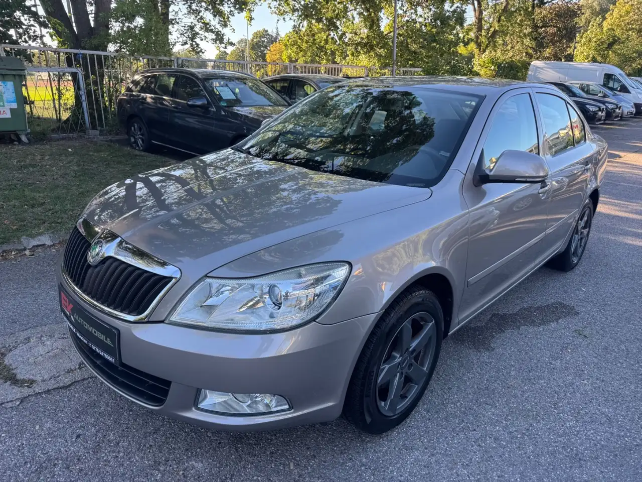 Skoda Octavia Lim. Ambient 1 Hand PDC SHZ AHK Motor 18 — photo 1 of 40
