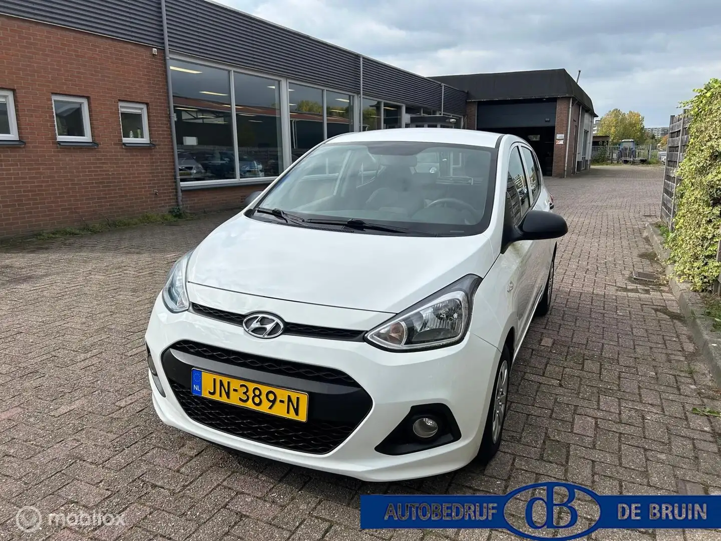 Hyundai i10 1.0i i-Drive Wit - 2