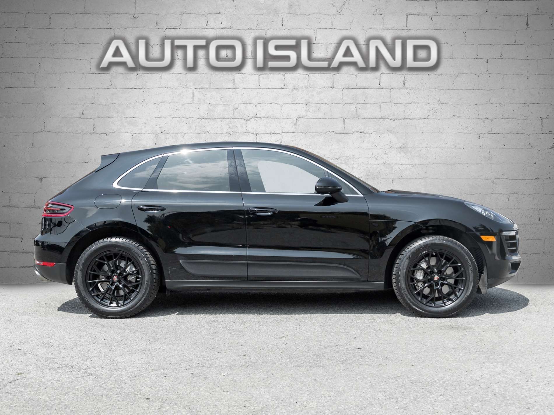 2017 Porsche Macan AWD S -Dealer Serviced-BOSE-Showroom Condition alt 3