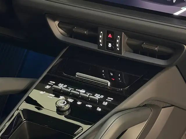 Porsche Cayenne view 13