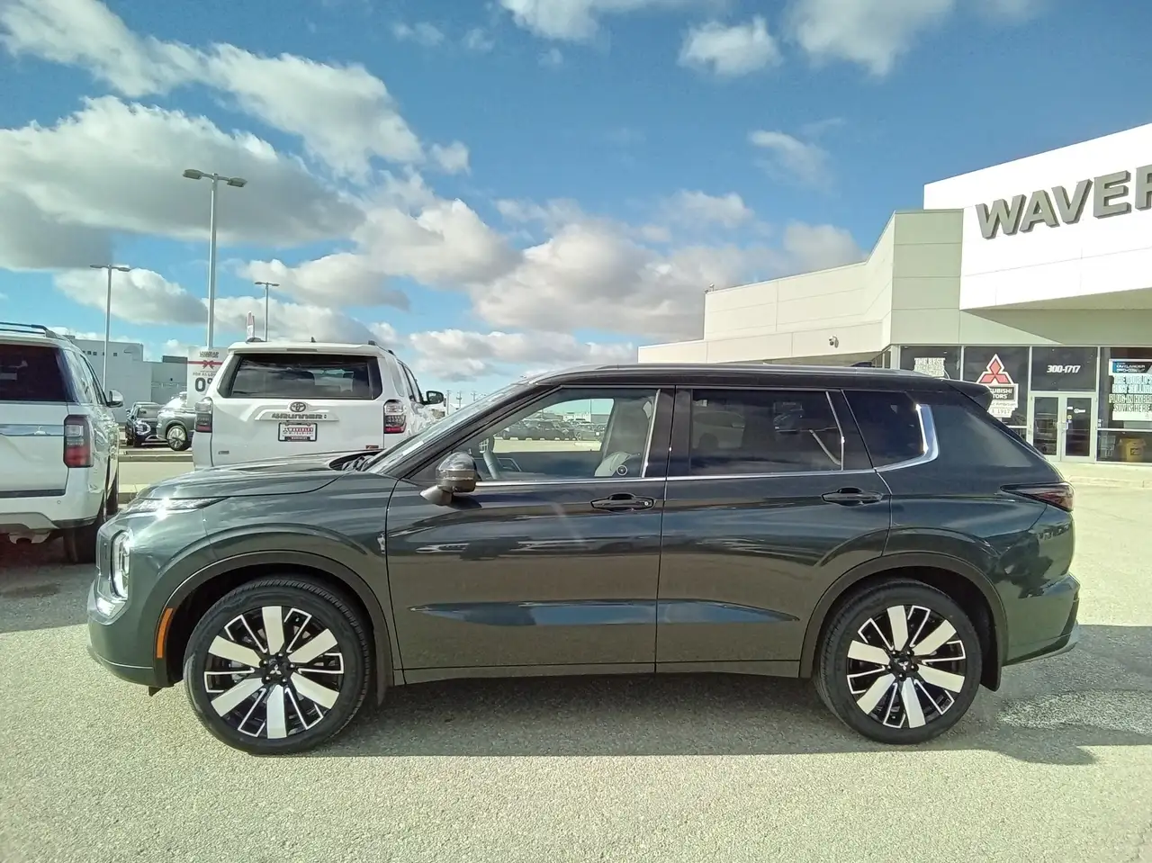 Mitsubishi Outlander снимка Mitsubishi Outlander