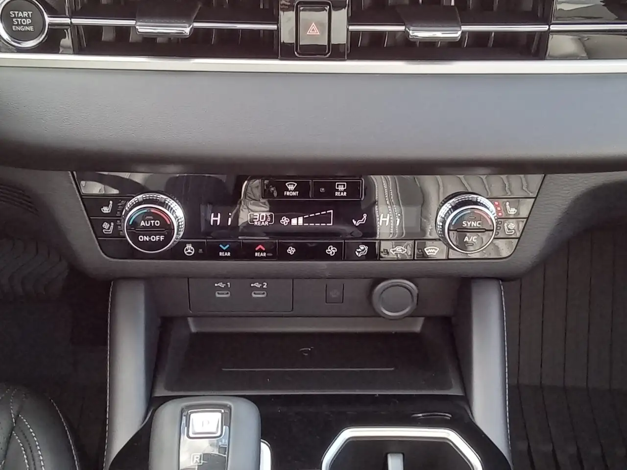 Mitsubishi Outlander снимка Mitsubishi Outlander