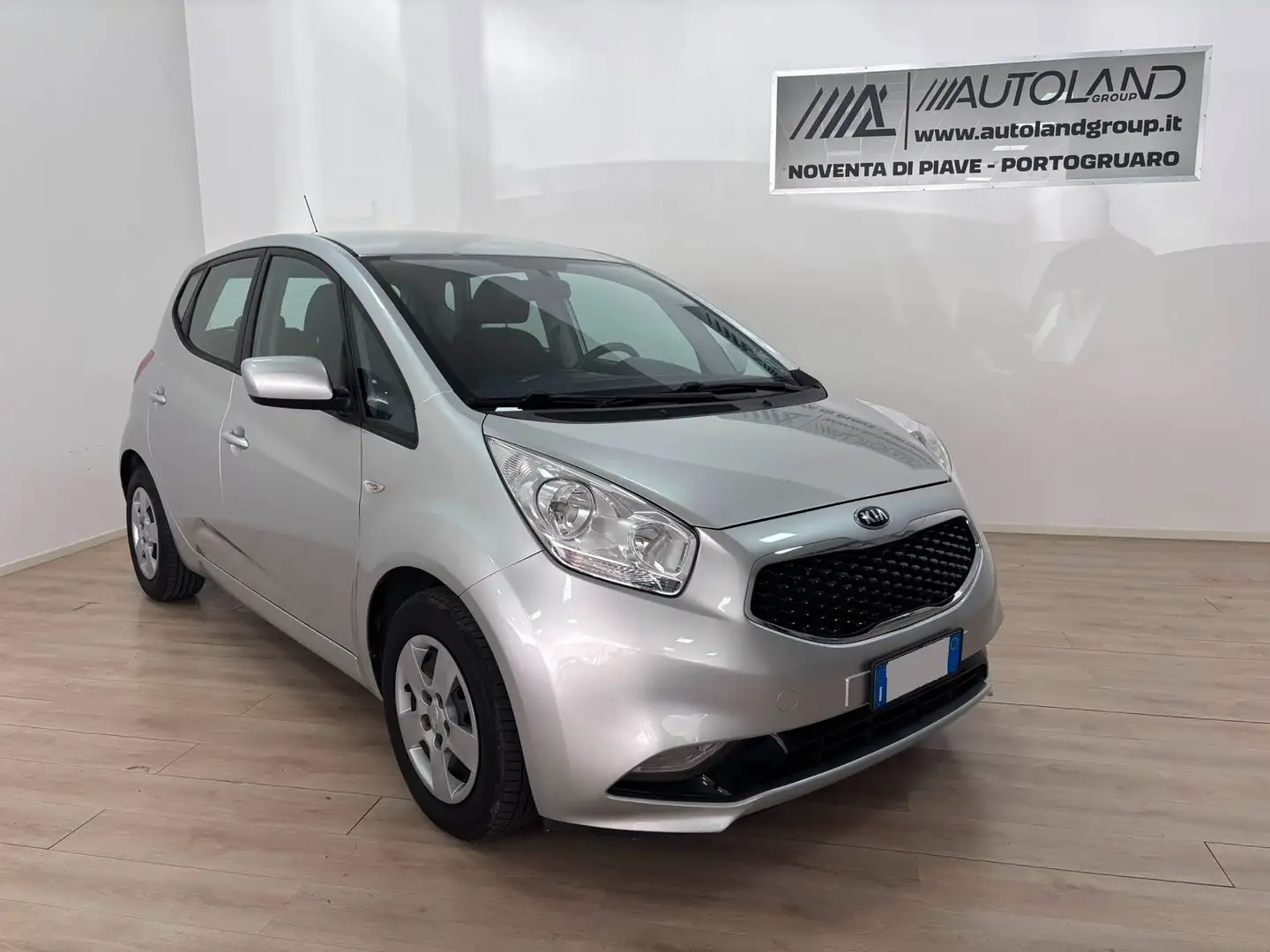 Kia Venga Venga 1.4 Active eco Gpl E6 Silber - 1