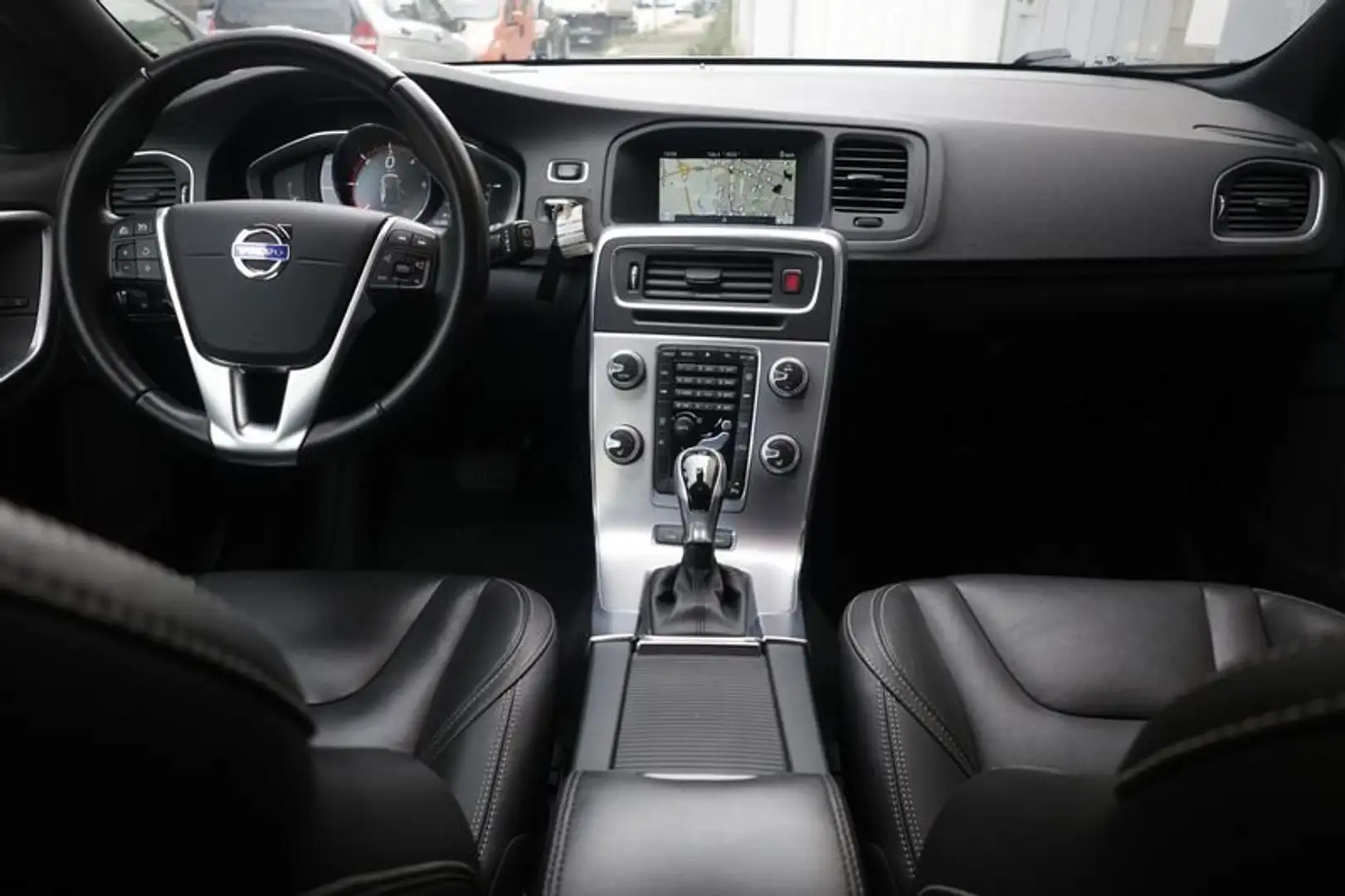 Volvo V60 D6 Twin Engine Geartronic Summum Unicoproprietario Bianco - 2