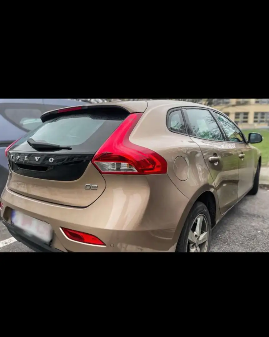 Volvo V40 D2 2.0 Euro 6b Diesel - 2