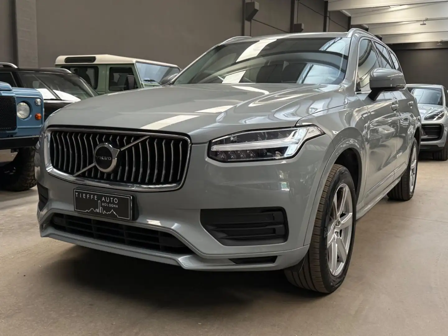 Volvo XC90 B5 (d) AWD automatico 7 posti Core Grigio - 1