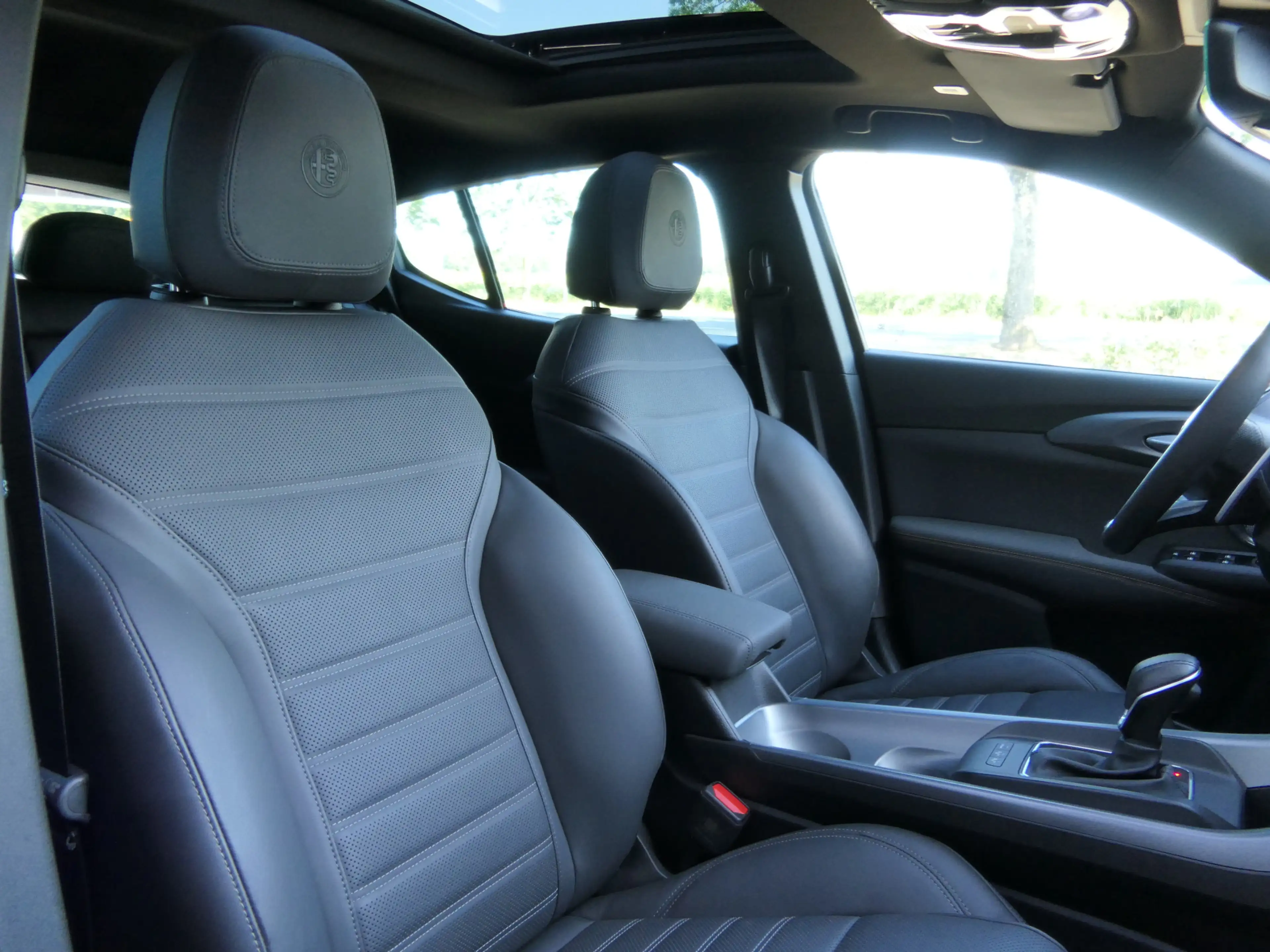 Alfa Romeo Tonale 1.3T 280pk PHEV Veloce | Panoramdak | Leder | Prem — photo 17
