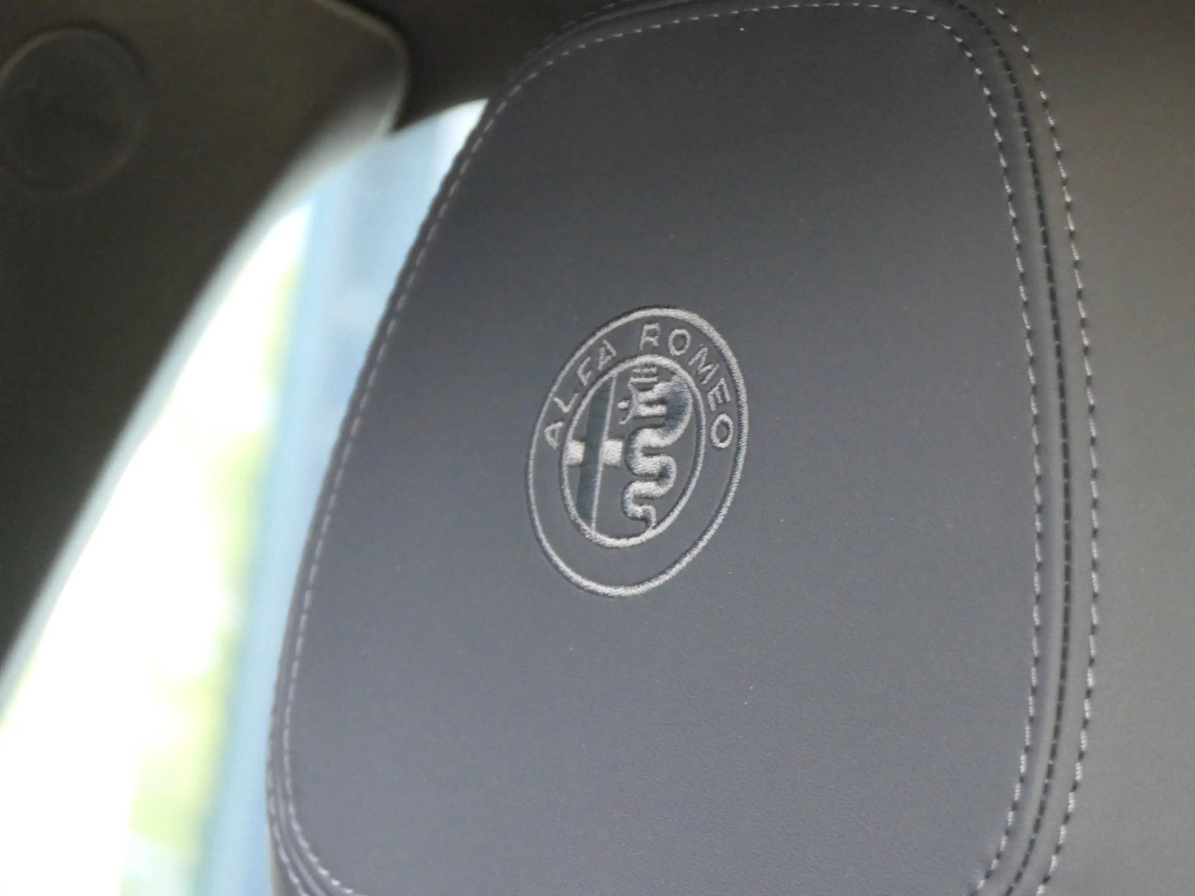 Alfa Romeo Tonale 1.3T 280pk PHEV Veloce | Panoramdak | Leder | Prem — photo 22