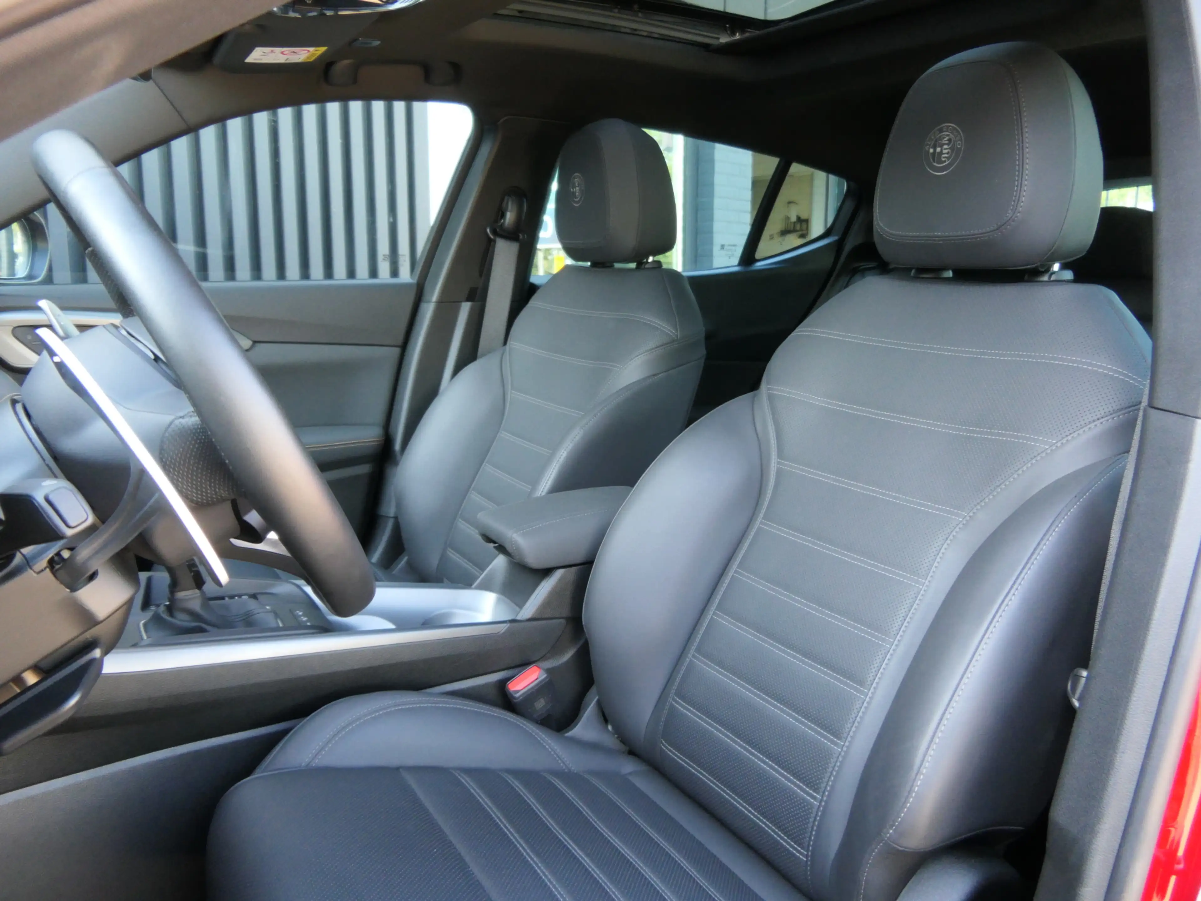 Alfa Romeo Tonale 1.3T 280pk PHEV Veloce | Panoramdak | Leder | Prem — photo 4
