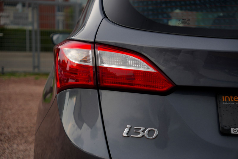Hyundai i30 cw blue Classic/8-FACH/PDC/SHZ/KLIMAA/ — photo 7