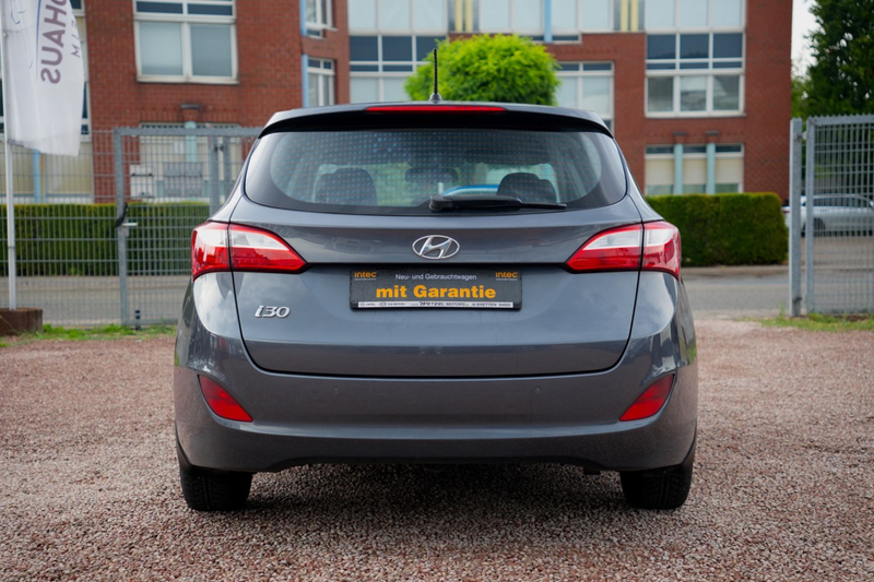 Hyundai i30 cw blue Classic/8-FACH/PDC/SHZ/KLIMAA/ — photo 6