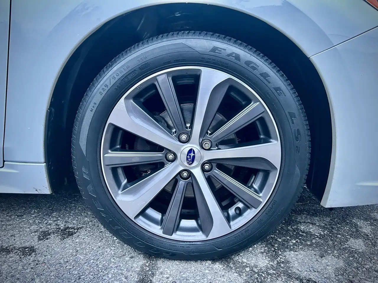 Subaru Legacy fotografie Subaru Legacy