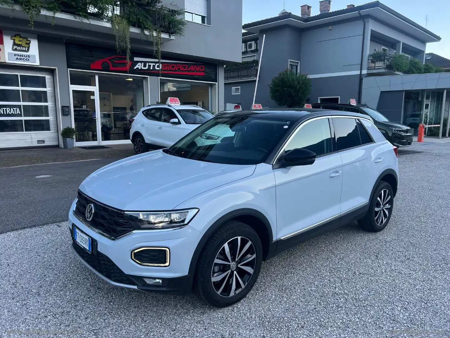 Volkswagen T-Roc 1.0 TSI 115CV Advanced BMT Bianco - 1