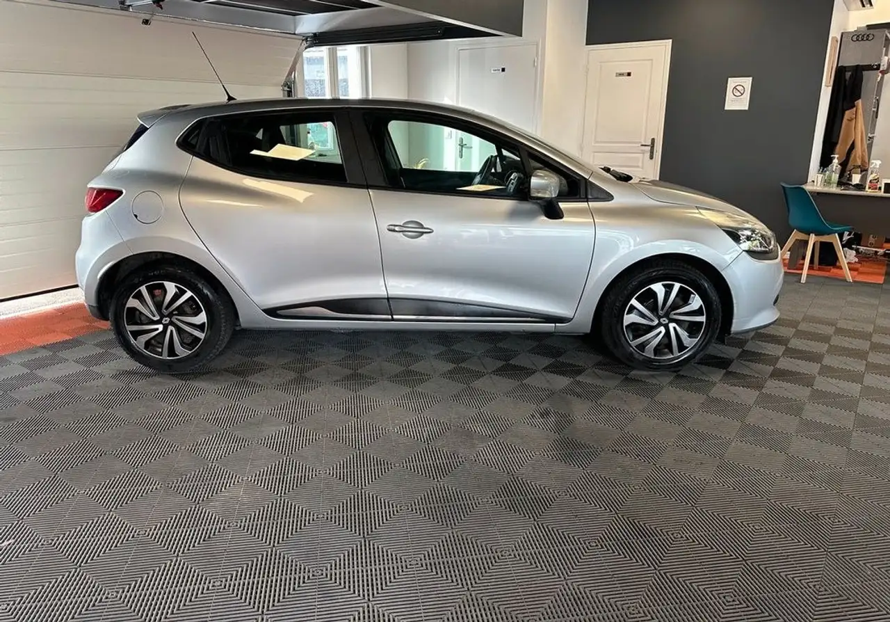 Renault Clio Citadine 5 portes — photo 2