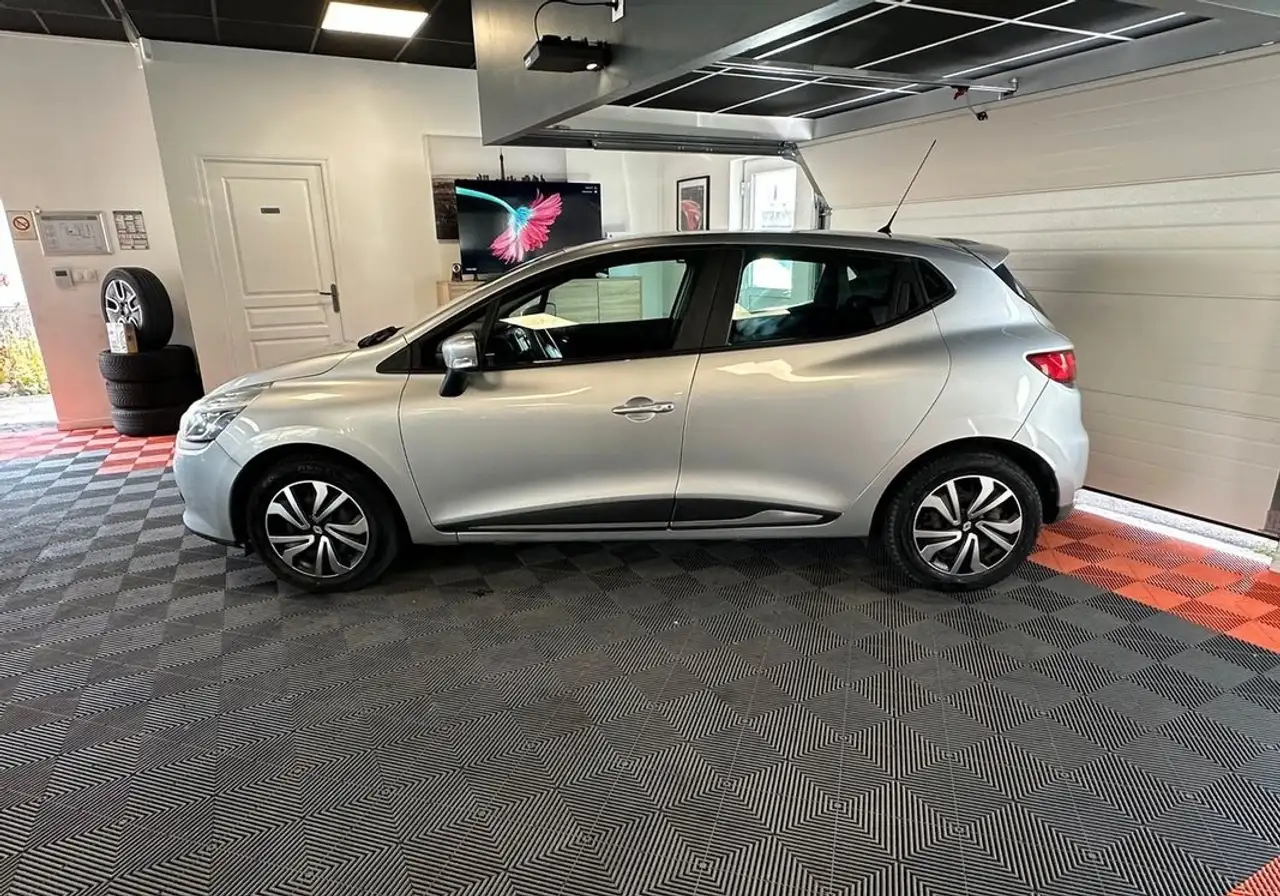 Renault Clio Citadine 5 portes — photo 5
