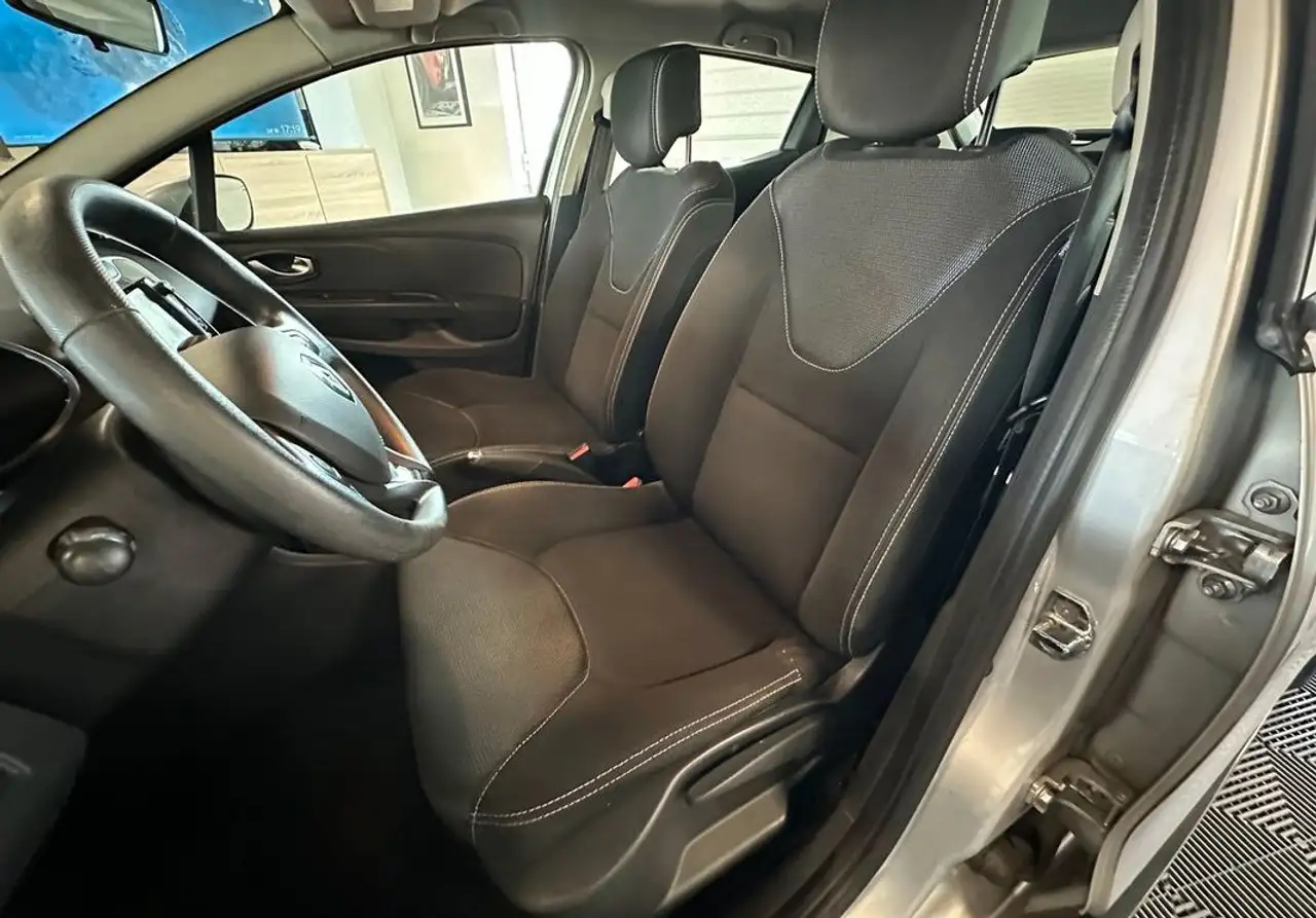 Renault Clio Citadine 5 portes — photo 11