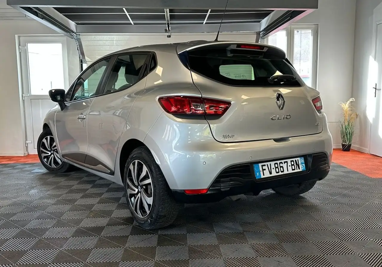 Renault Clio Citadine 5 portes — photo 6