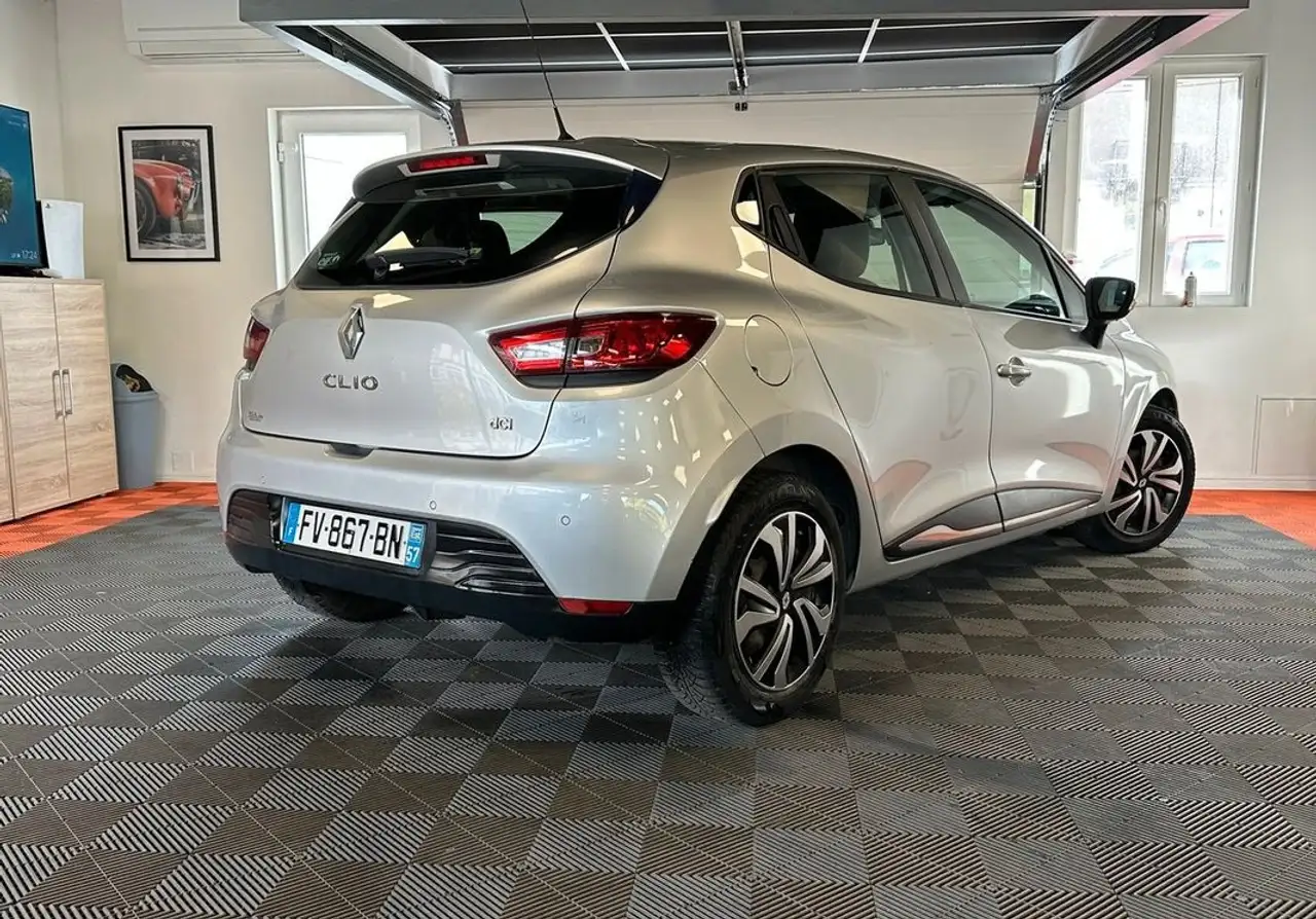 Renault Clio Citadine 5 portes — photo 3