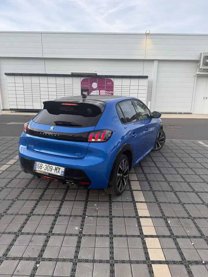 Peugeot 208 208 — photo 2