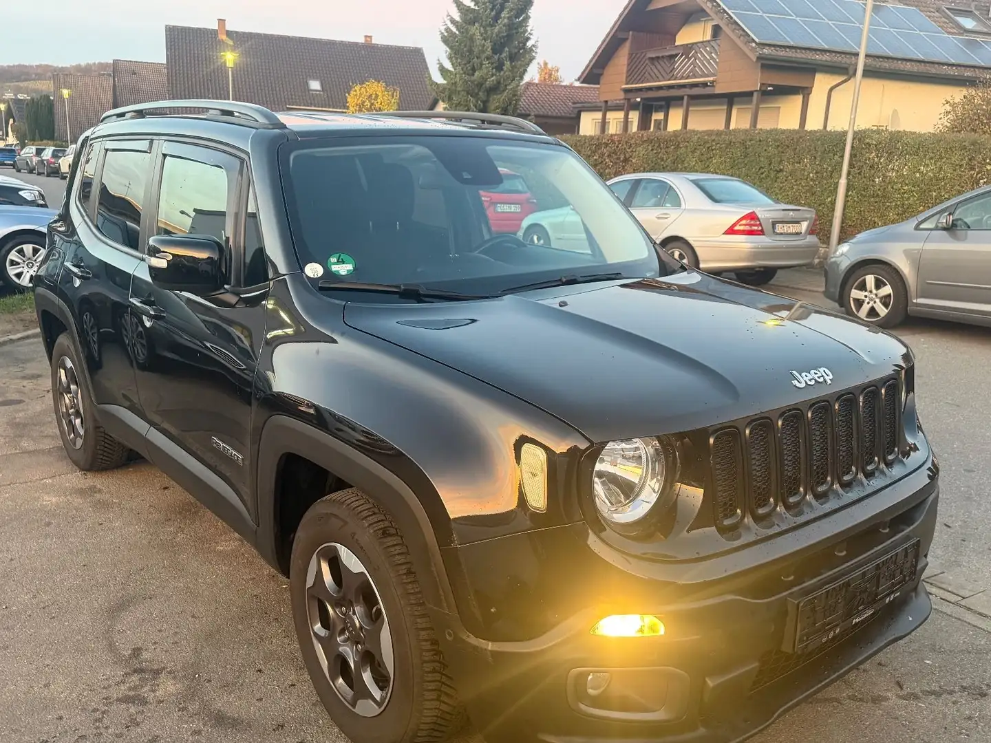 Jeep Renegade Limited FWD*NEU*TÜV*NUR* 87KM* gepflegt Zwart - 2