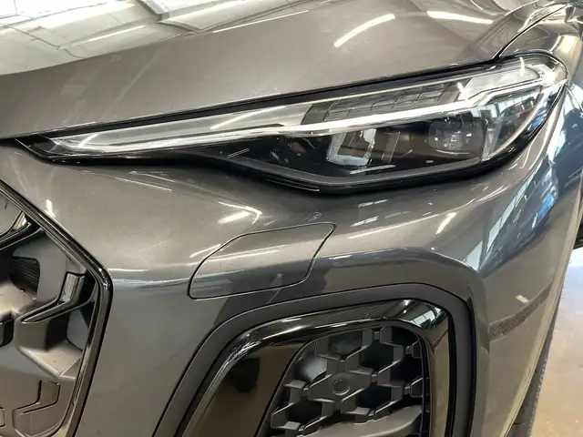 Audi Q5 view 5
