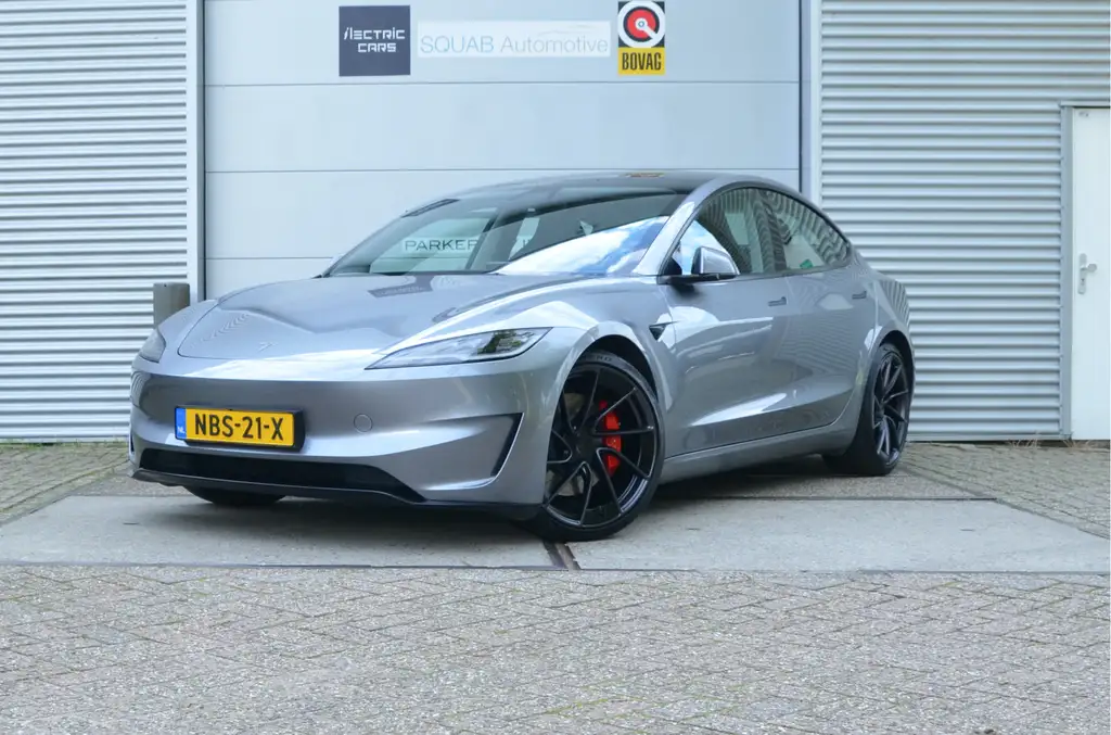 Tesla Model 3 2024 из Европы — купить под ключ
