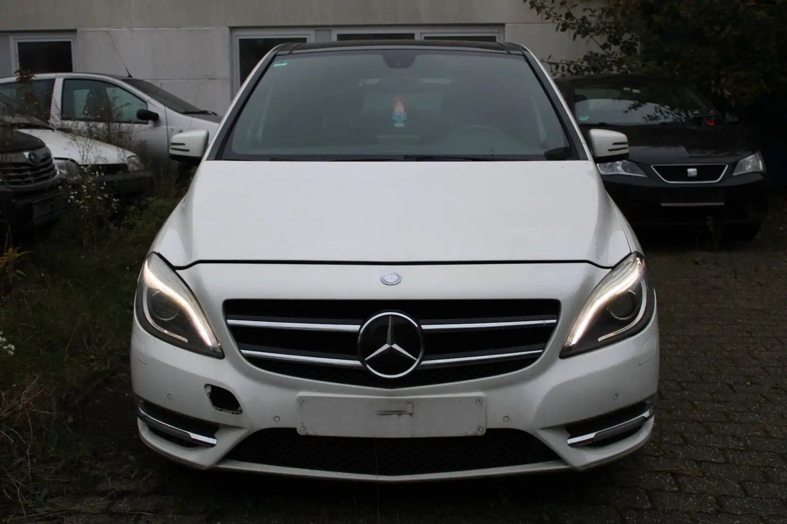 Mercedes-Benz B 200 CDI*NAVI*XENON+PANO*LEDER*NEUES MODELL! Blanc - 2