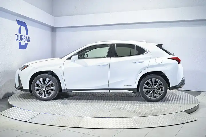 Lexus UX 250h F SPORT 2022, foto 20