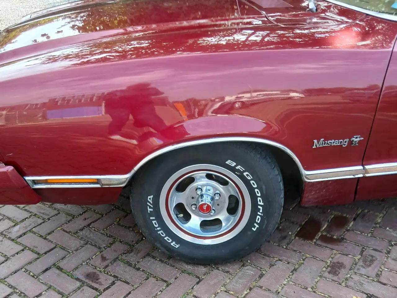 Ford Mustang Ghia, foto 3