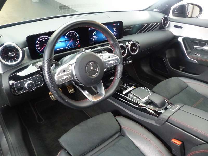 Mercedes-Benz A 45 AMG 4-Matic+ * Toit pano * LED Multi * Burmester