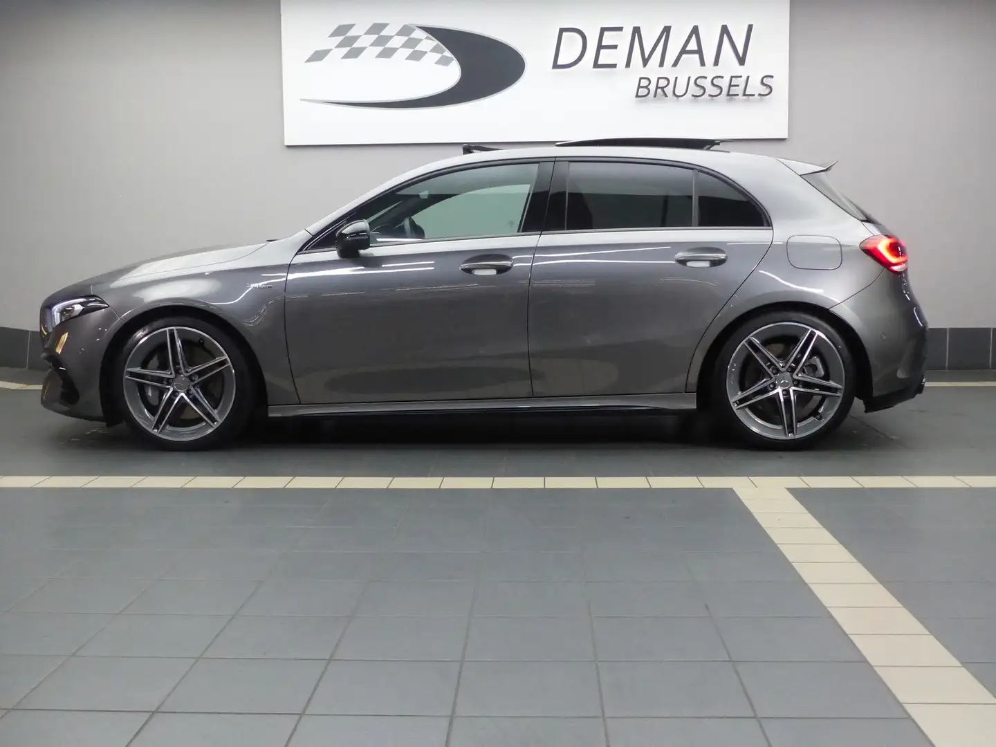 Mercedes-Benz A 45 AMG 4-Matic+ * Toit pano * LED Multi * Burmester Grey - 2