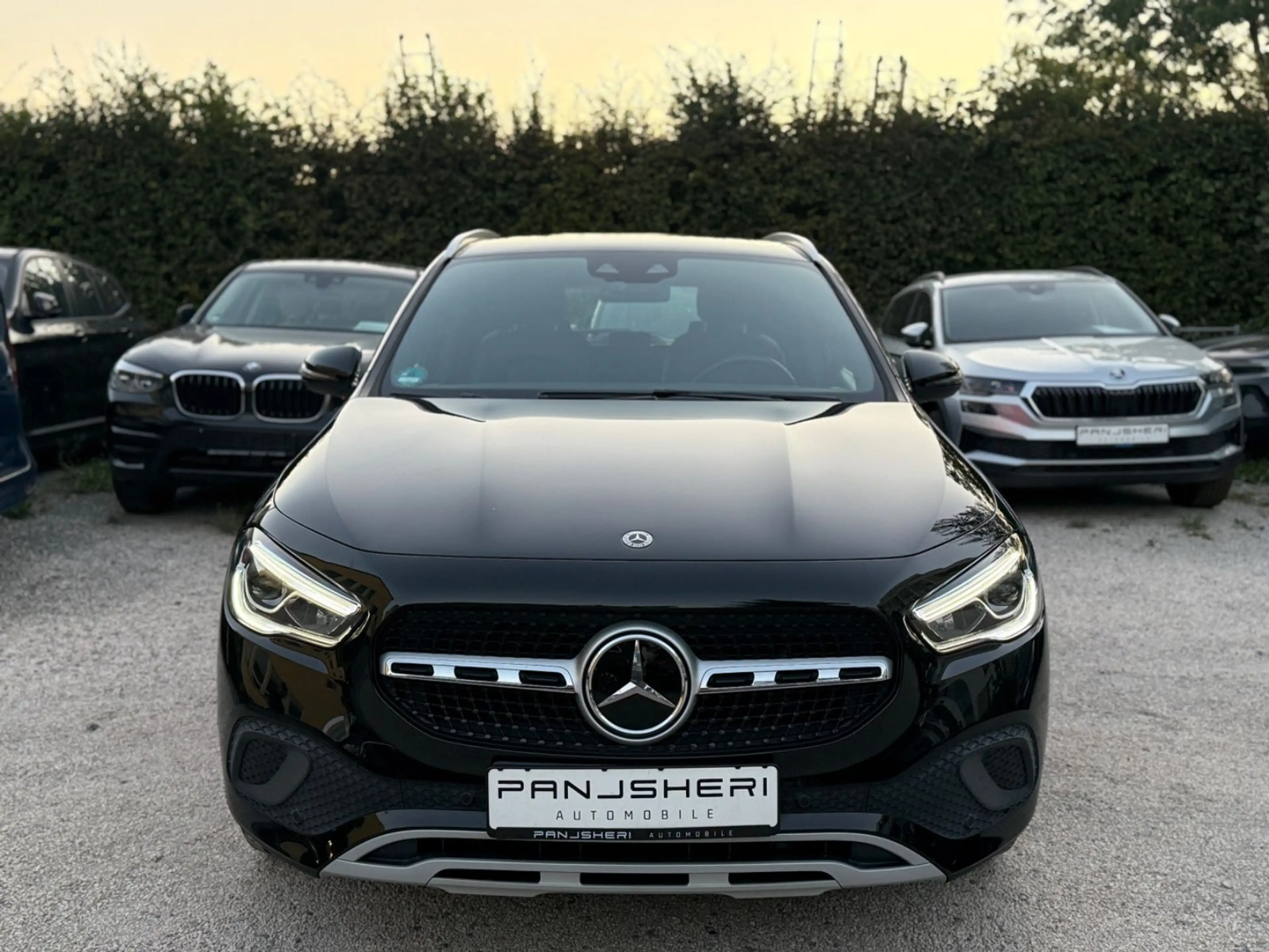 Mercedes-Benz GLA 220 GLA220d 4Matic Ambientenbeleucht LED Leder Navi — photo 2