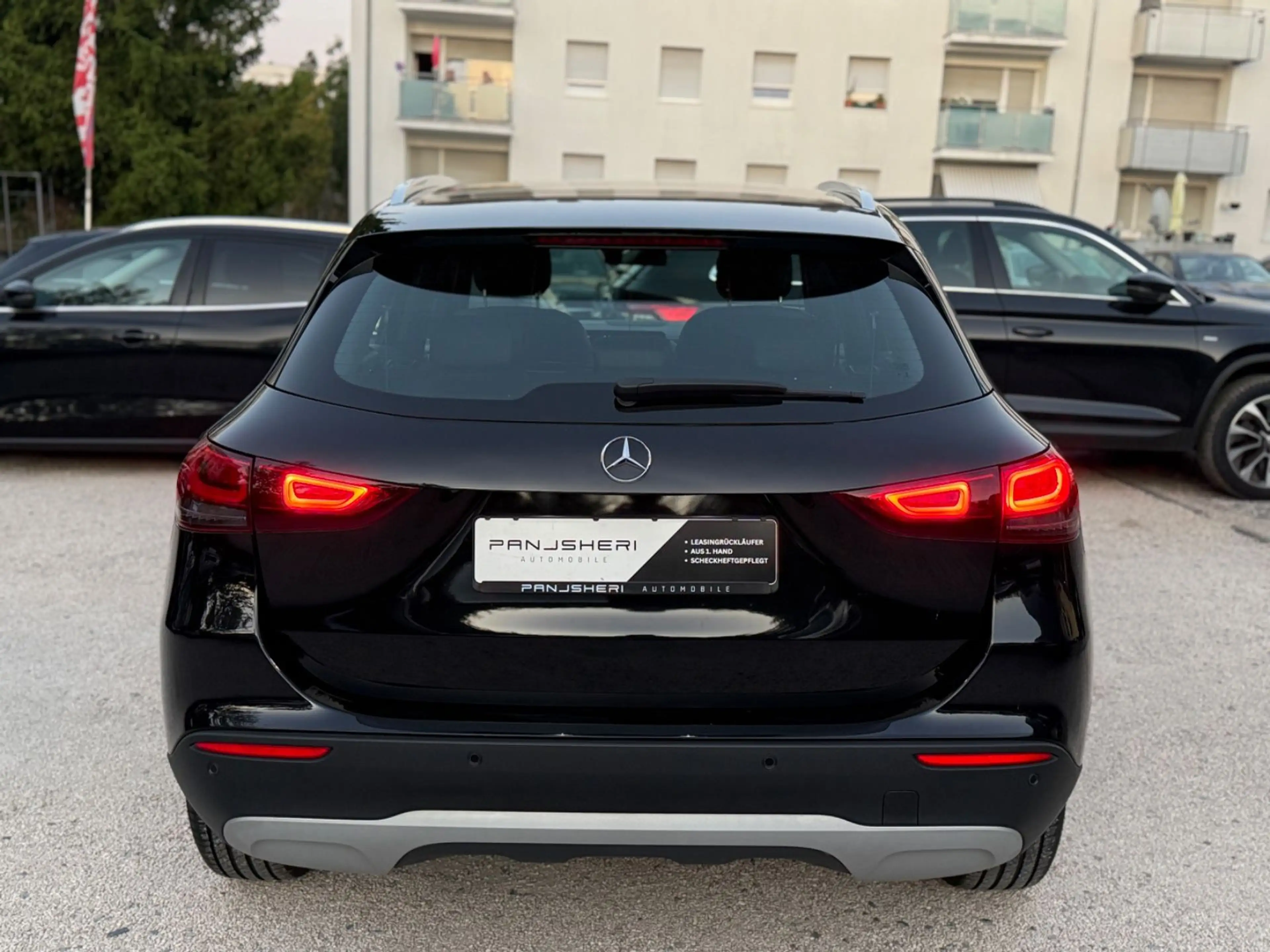 Mercedes-Benz GLA 220 GLA220d 4Matic Ambientenbeleucht LED Leder Navi — photo 5