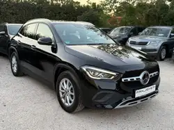 Mercedes-Benz GLA 220 GLA220d 4Matic Ambientenbeleucht LED Leder Navi