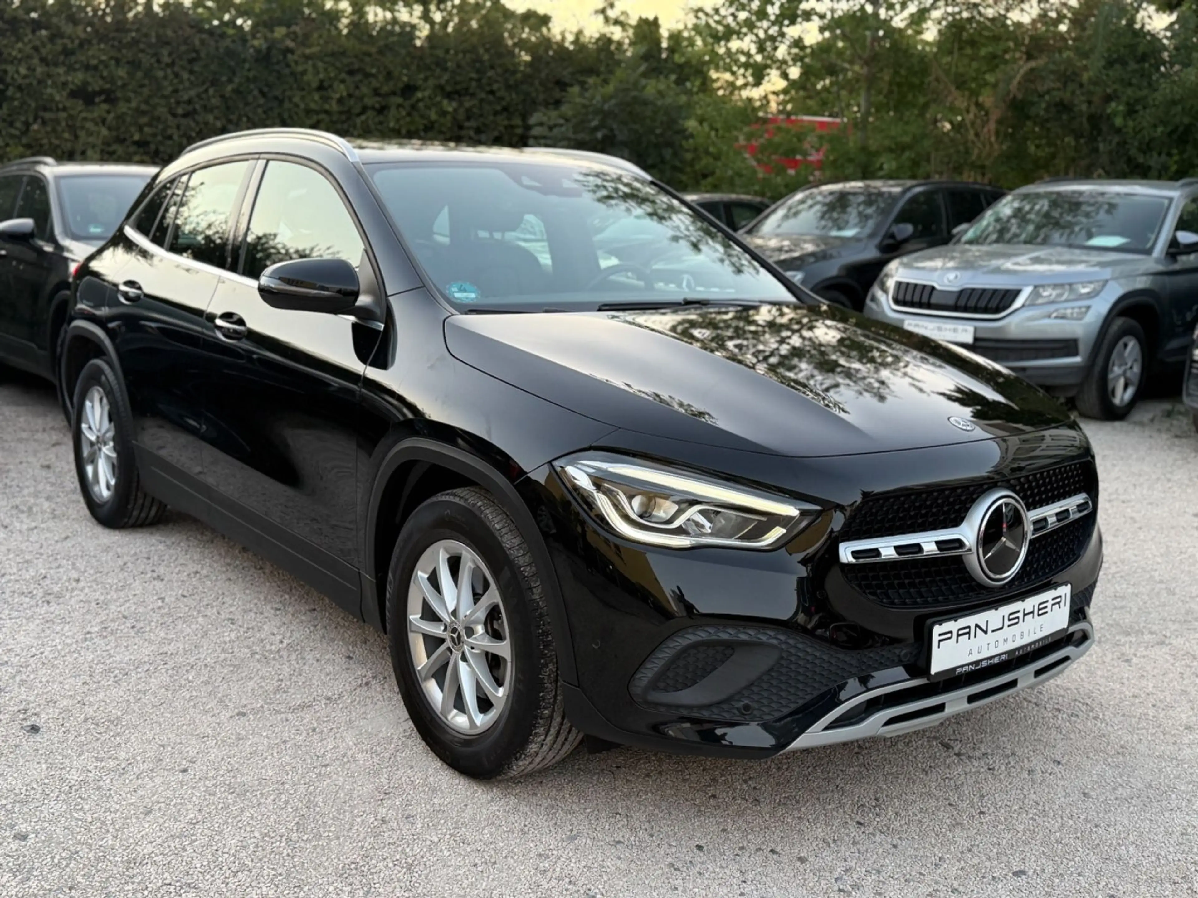 Mercedes-Benz GLA 220 GLA220d 4Matic Ambientenbeleucht LED Leder Navi