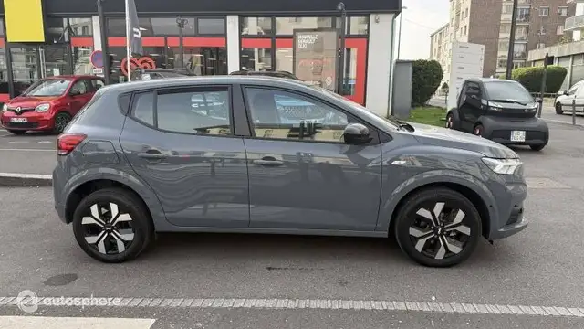 Dacia Sandero view 4